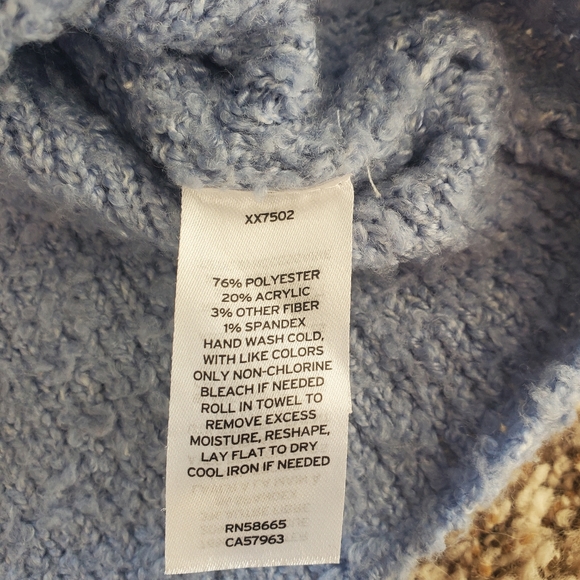 Abound Bouncle Knit Fuzzy Sweater Baby Blue Size Small - Picture 10 of 10
